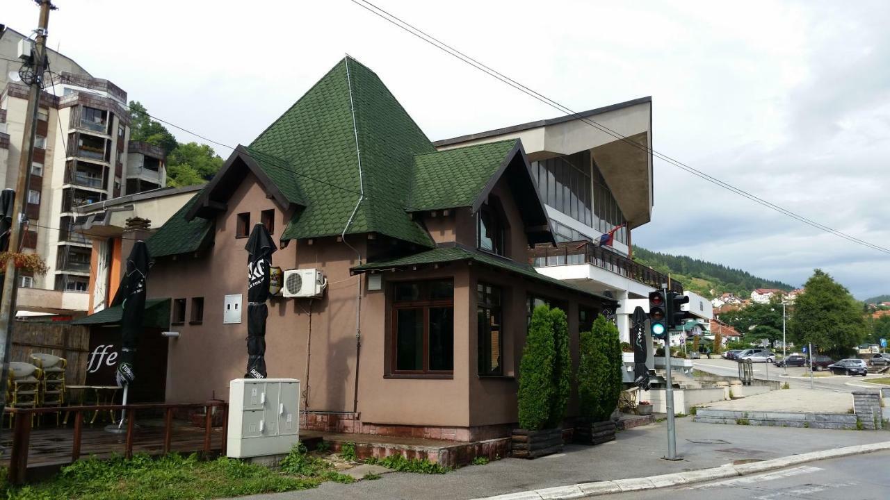 Art Hotel Nova Varos Exterior photo